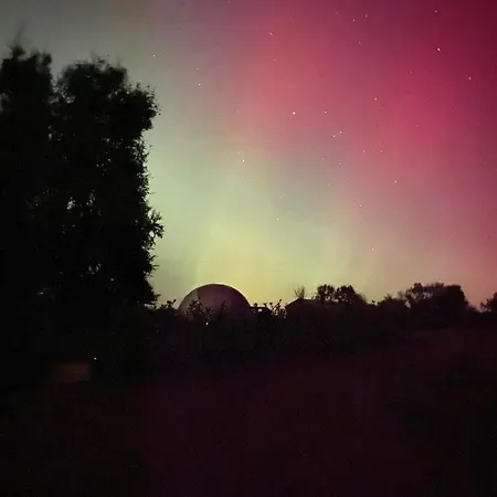 Burren Glamping Dome - 1 Bed Lux Pets Welcome 펜션 *